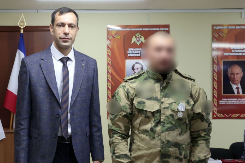 Владимир Константинов: Наградили личный состав ОМОН «Беркут» Главного управления Росгвардии по Республике Крым и городу Севастополю, выполняющий задачи в рамках СВО Владимир Константинов: Наградили личный состав ОМОН «Беркут» Главного управления Росгвардии по Республике Крым и городу Севастополю, выполняющий задачи в рамках СВО