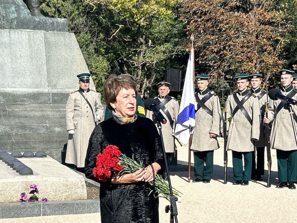 Екатерина Алтабаева: Приняла участие в мероприятии, посвященном дню памяти героя Первой обороны Севастополя вице-адмирала Владимира Алексеевича Корнилова Екатерина Алтабаева: Приняла участие в мероприятии, посвященном дню памяти героя Первой обороны Севастополя вице-адмирала Владимира Алексеевича Корнилова