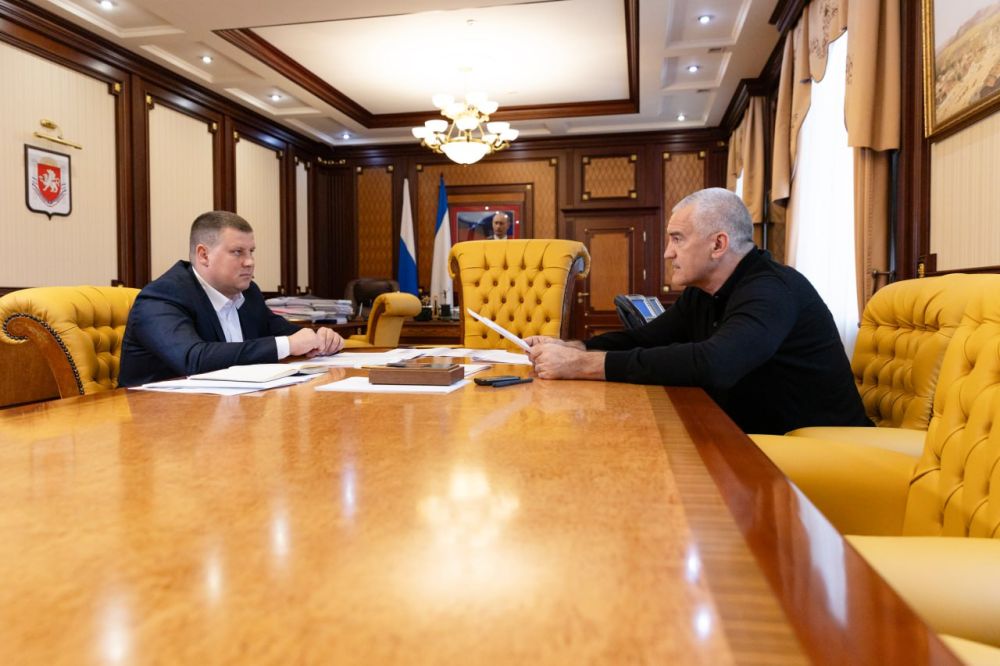 Сергей Аксёнов: Администрациям муниципалитетов был дан срок до 1 ноября завершить обрезку деревьев вдоль линий электропередачи Сергей Аксёнов: Администрациям муниципалитетов был дан срок до 1 ноября завершить обрезку деревьев вдоль линий электропередачи
