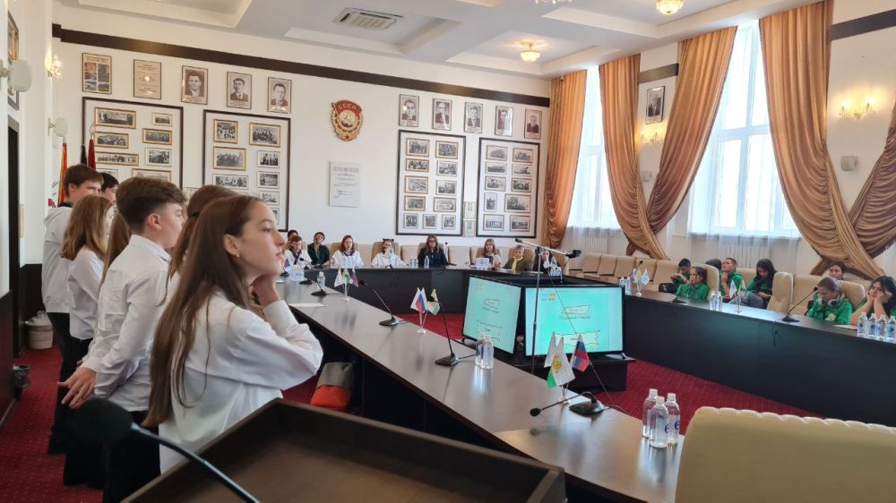 Команда Республики Крым заняла второе место в номинации «Лучшая цифровая игра в экологии» Детского экологического форума Команда Республики Крым заняла второе место в номинации «Лучшая цифровая игра в экологии» Детского экологического форума