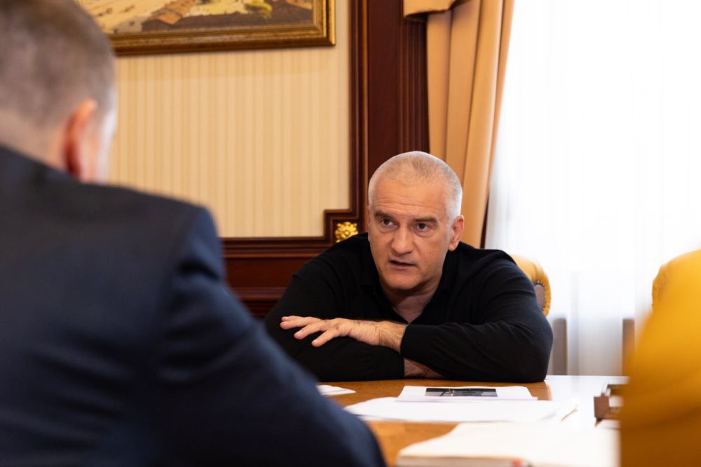 Сергей Аксёнов: Администрациям муниципалитетов был дан срок до 1 ноября завершить обрезку деревьев вдоль линий электропередачи Сергей Аксёнов: Администрациям муниципалитетов был дан срок до 1 ноября завершить обрезку деревьев вдоль линий электропередачи