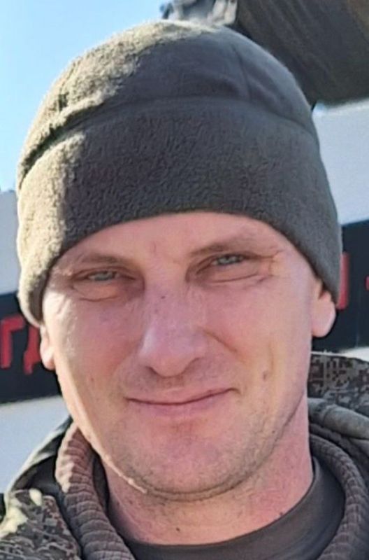 В Керчи в последний путь проводили участников спецоперации Кирилла Стоянова и Алексея Никиточкина В Керчи в последний путь проводили участников спецоперации Кирилла Стоянова и Алексея Никиточкина