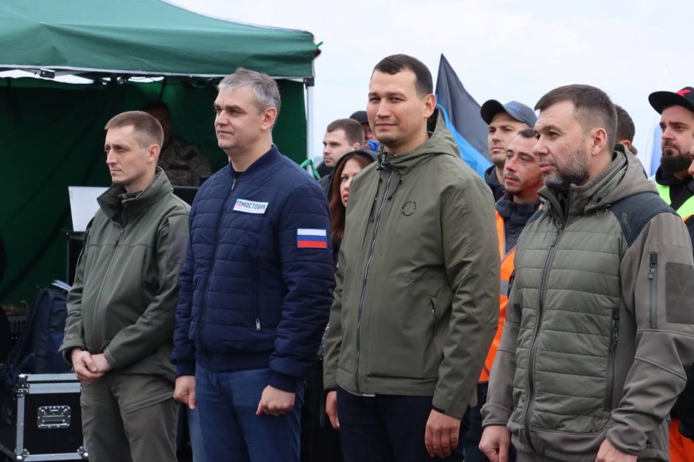 Отремонтирован 10-ти километровый участок трассы Р-280 «Новороссия» от границы с Ростовской областью до города Новоазовск Отремонтирован 10-ти километровый участок трассы Р-280 «Новороссия» от границы с Ростовской областью до города Новоазовск