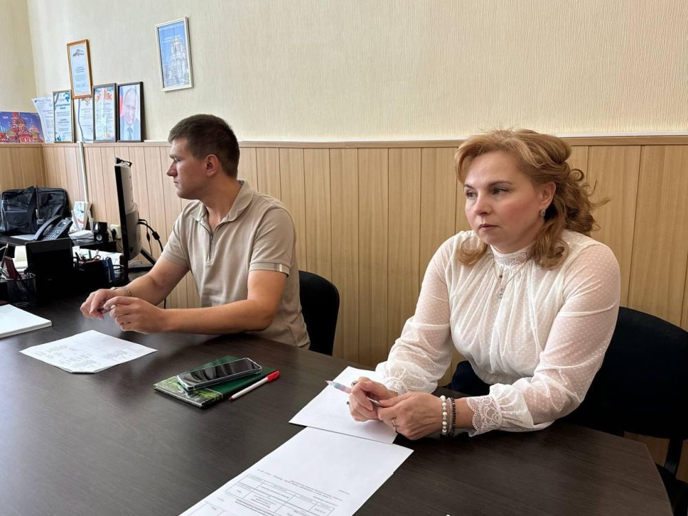 Александр Дудинов провел прием граждан по личным вопросам Александр Дудинов провел прием граждан по личным вопросам