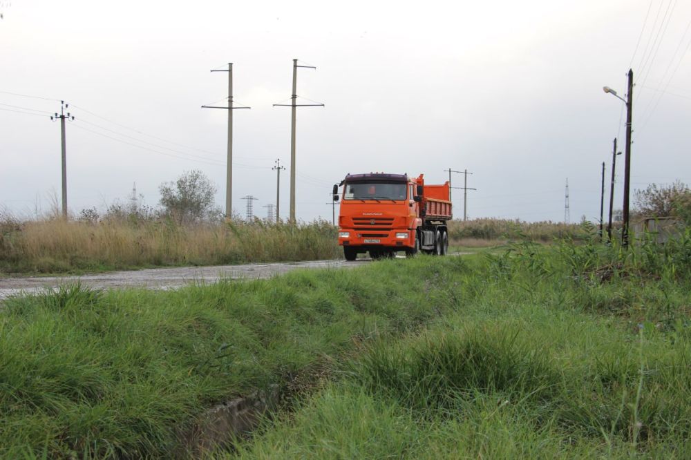 #городские_новости. В течение дня коммунальные службы устраняли последствия ночной непогоды. Утром глава администрации Олег КАТОРГИН объехал проблемные места, где ливневки не справились с большим потоком воды #городские_новости. В течение дня коммунальные службы устраняли последствия ночной непогоды. Утром глава администрации Олег КАТОРГИН объехал проблемные места, где ливневки не справились с большим потоком воды