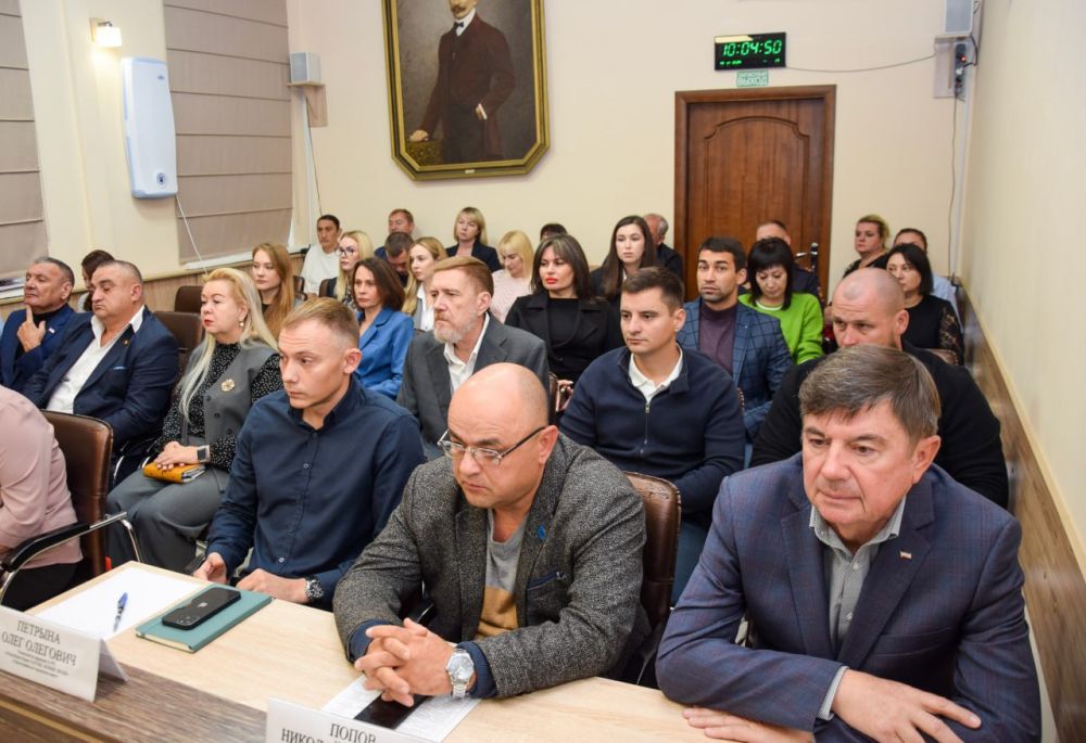 Состоялась 2-я сессия Евпаторийского горсовета третьего созыва Состоялась 2-я сессия Евпаторийского горсовета третьего созыва