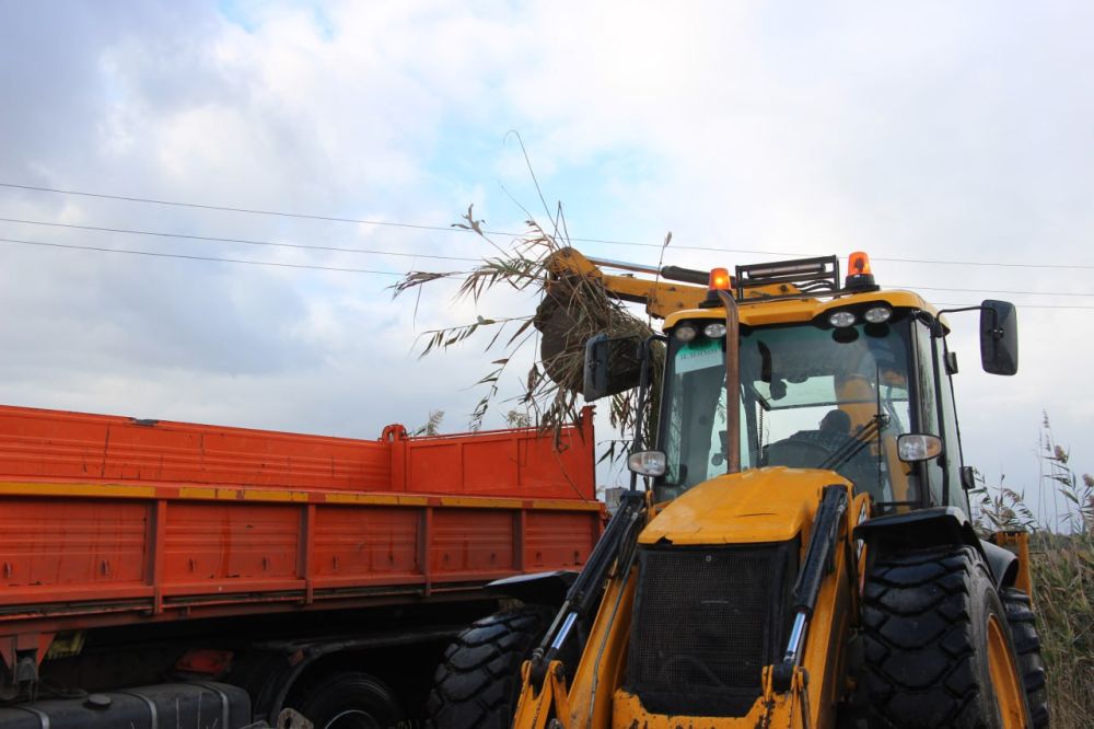 #городские_новости. В течение дня коммунальные службы устраняли последствия ночной непогоды. Утром глава администрации Олег КАТОРГИН объехал проблемные места, где ливневки не справились с большим потоком воды #городские_новости. В течение дня коммунальные службы устраняли последствия ночной непогоды. Утром глава администрации Олег КАТОРГИН объехал проблемные места, где ливневки не справились с большим потоком воды