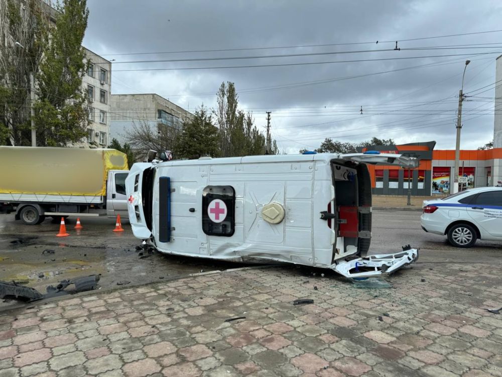 Сотрудники полиции в г. Керчи проводят проверку по факту ДТП с каретой скорой помощи, где пострадали пять человек Сотрудники полиции в г. Керчи проводят проверку по факту ДТП с каретой скорой помощи, где пострадали пять человек