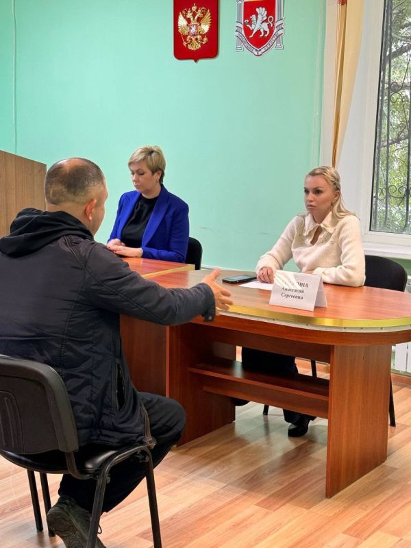 Анастасия Гридчина: Провела традиционный прием граждан в с. Мирное, Симферопольского района вместе с главой администрации Мирновского сельского поселения Наталией Солоповой, мы обсудили ряд актуальных вопросов, которые беспокоят местных жителей Анастасия Гридчина: Провела традиционный прием граждан в с. Мирное, Симферопольского района вместе с главой администрации Мирновского сельского поселения Наталией Солоповой, мы обсудили ряд актуальных вопросов, которые беспокоят местных жителей