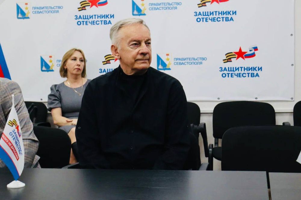 «Отец Героя»: в преддверии Дня Отца в Севастополе открылась фотовыставка «Отец Героя»: в преддверии Дня Отца в Севастополе открылась фотовыставка