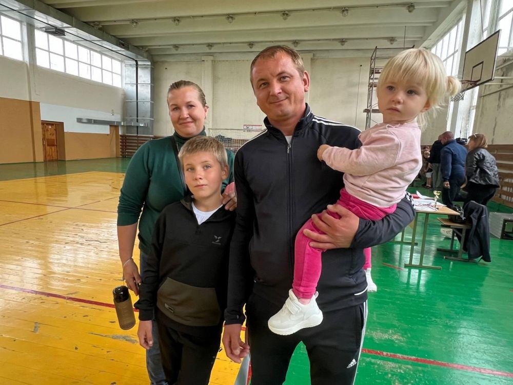День отца в Черноморском районе отметили Веселыми стартами День отца в Черноморском районе отметили Веселыми стартами