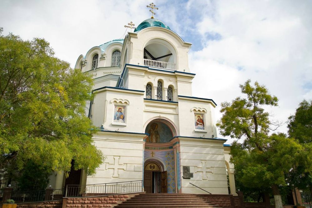 Старый город Евпатории - это не просто часть города, это его душа, его сердце, его история, которую нельзя просто прочитать в книге, ее нужно прочувствовать Старый город Евпатории - это не просто часть города, это его душа, его сердце, его история, которую нельзя просто прочитать в книге, ее нужно прочувствовать