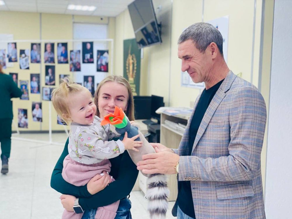 «Отец Героя»: в преддверии Дня Отца в Севастополе открылась фотовыставка «Отец Героя»: в преддверии Дня Отца в Севастополе открылась фотовыставка