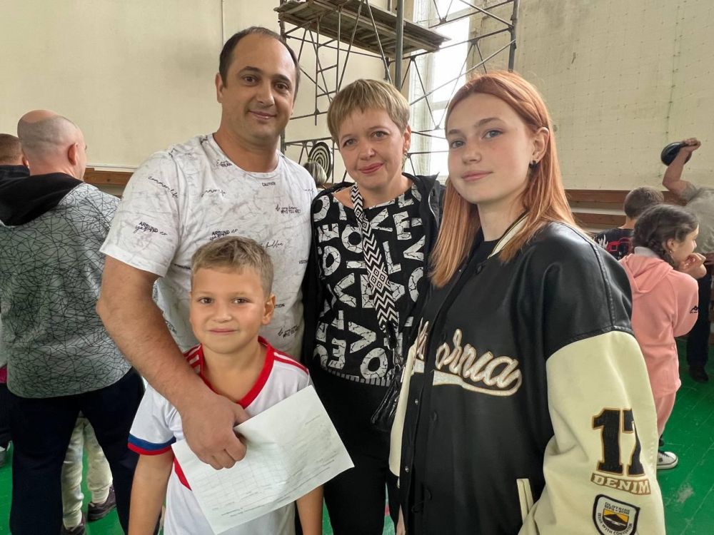 День отца в Черноморском районе отметили Веселыми стартами День отца в Черноморском районе отметили Веселыми стартами