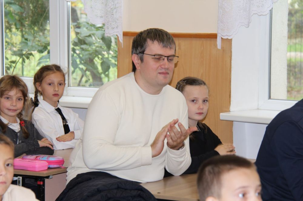 Есть в октябре дата, которая наполняет души людей теплом, защищённостью и любовью — День Отца! Есть в октябре дата, которая наполняет души людей теплом, защищённостью и любовью — День Отца!