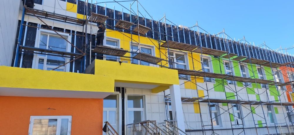 В городе Саки, в районе станции «Прибрежная» в рамках реализации инфраструктурного проекта «Многофункциональная комплексная жилищно-рекреационная застройка «Комплекс Прибрежный», продолжается строительство детского сада на 250 мест В городе Саки, в районе станции «Прибрежная» в рамках реализации инфраструктурного проекта «Многофункциональная комплексная жилищно-рекреационная застройка «Комплекс Прибрежный», продолжается строительство детского сада на 250 мест
