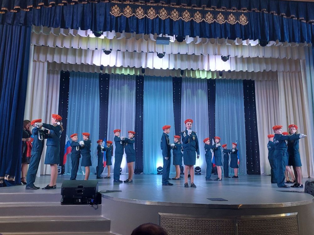Джанкойских школьников посвятили в кадеты Джанкойских школьников посвятили в кадеты