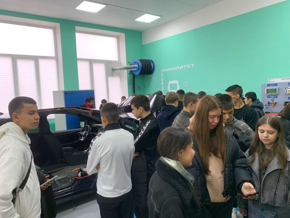 ЕДОД 2024. В рамках Единого дня открытых дверей амбассадоры ФП «Профессионалитет», обучающиеся и преподаватели... ЕДОД 2024. В рамках Единого дня открытых дверей амбассадоры ФП «Профессионалитет», обучающиеся и преподаватели...
