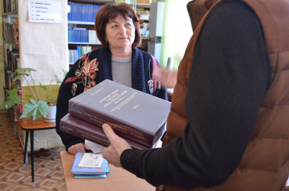 Сегодня совместно с начальником управления образования, молодёжи и спорта Евгенией Рябченко посетили школу - лицей №2 в городе Белогорск Сегодня совместно с начальником управления образования, молодёжи и спорта Евгенией Рябченко посетили школу - лицей №2 в городе Белогорск