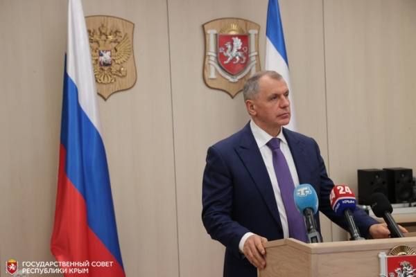 На заседании первой сессии Государственного Совета Республики Крым под председательством главы крымского парламента Владимира Константинова депутаты рассмотрели 46 вопросов повестки дня На заседании первой сессии Государственного Совета Республики Крым под председательством главы крымского парламента Владимира Константинова депутаты рассмотрели 46 вопросов повестки дня