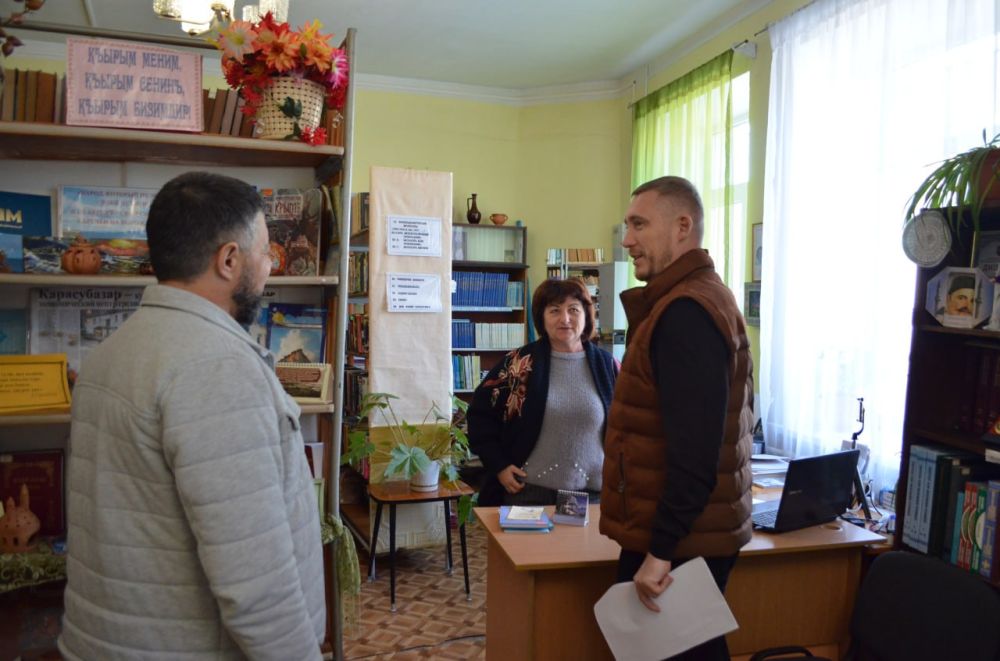 Сегодня совместно с начальником управления образования, молодёжи и спорта Евгенией Рябченко посетили школу - лицей №2 в городе Белогорск Сегодня совместно с начальником управления образования, молодёжи и спорта Евгенией Рябченко посетили школу - лицей №2 в городе Белогорск