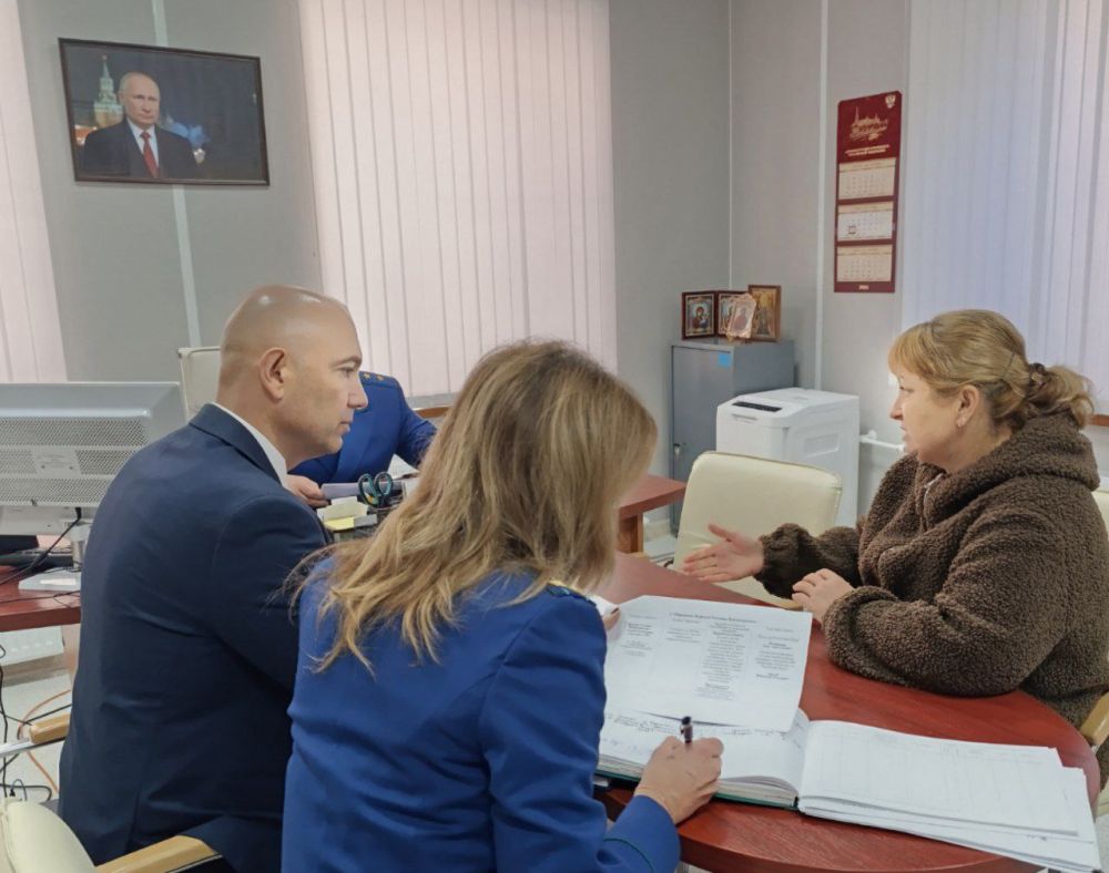 Прокурор Крыма Олег Камшилов встретился с ветеранами спецоперации в фонде «Защитники Отчества» Прокурор Крыма Олег Камшилов встретился с ветеранами спецоперации в фонде «Защитники Отчества»