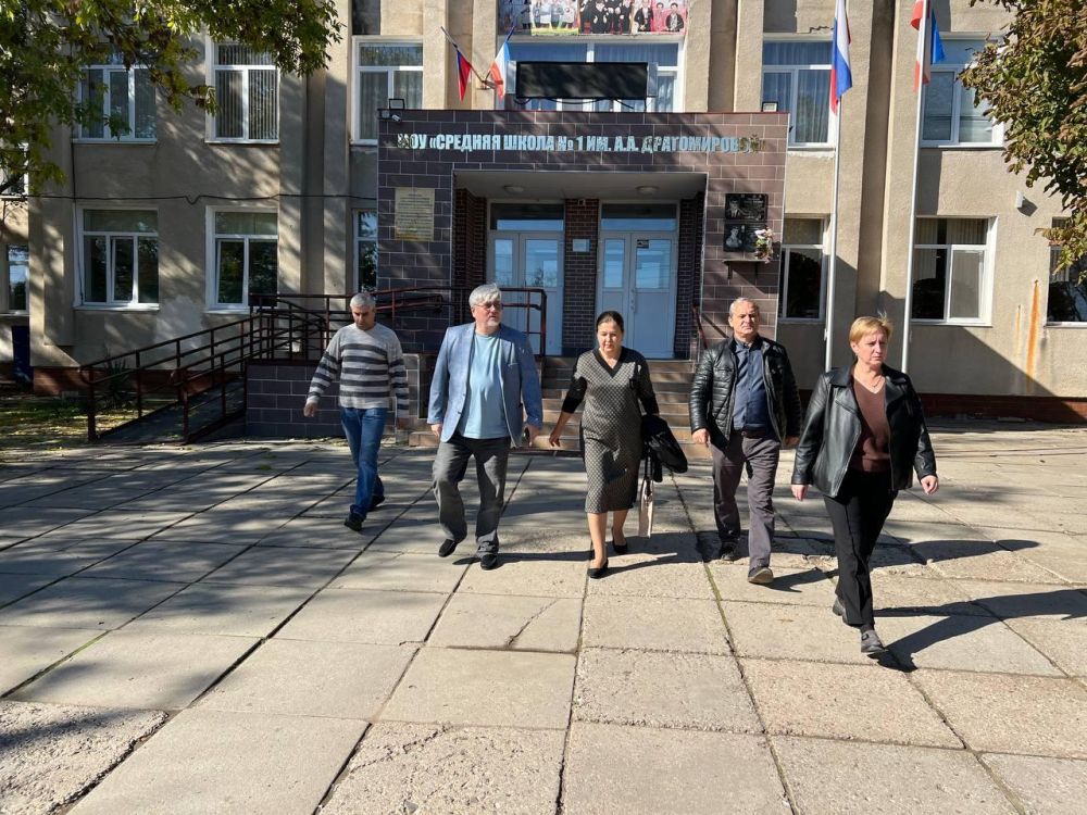«Держу на круглосуточном контроле вопрос бесперебойной подачи тепла в образовательных учреждениях. В связи с началом отопительного сезона поручил ежедневно докладывать о температурном режиме» «Держу на круглосуточном контроле вопрос бесперебойной подачи тепла в образовательных учреждениях. В связи с началом отопительного сезона поручил ежедневно докладывать о температурном режиме»