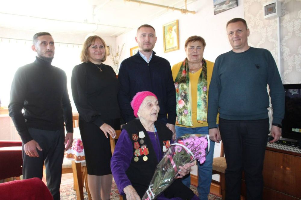В День памяти и славы крымских партизан и подпольщиков вместе с председателем Белогорского районного совета Анатолием... В День памяти и славы крымских партизан и подпольщиков вместе с председателем Белогорского районного совета Анатолием...