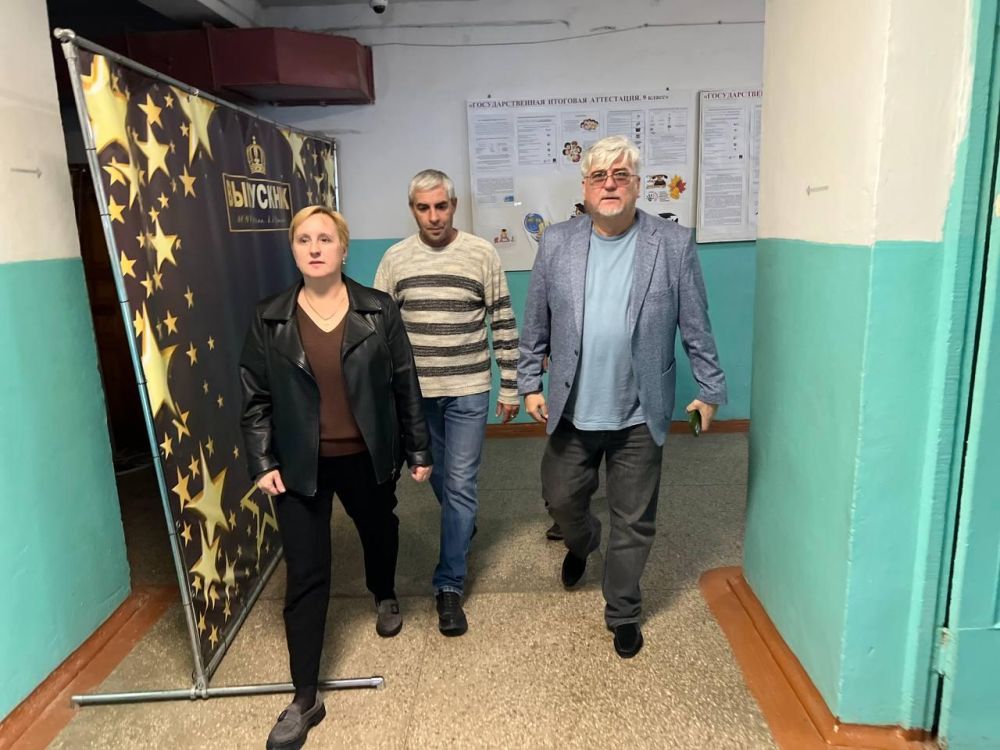 «Держу на круглосуточном контроле вопрос бесперебойной подачи тепла в образовательных учреждениях. В связи с началом отопительного сезона поручил ежедневно докладывать о температурном режиме» «Держу на круглосуточном контроле вопрос бесперебойной подачи тепла в образовательных учреждениях. В связи с началом отопительного сезона поручил ежедневно докладывать о температурном режиме»
