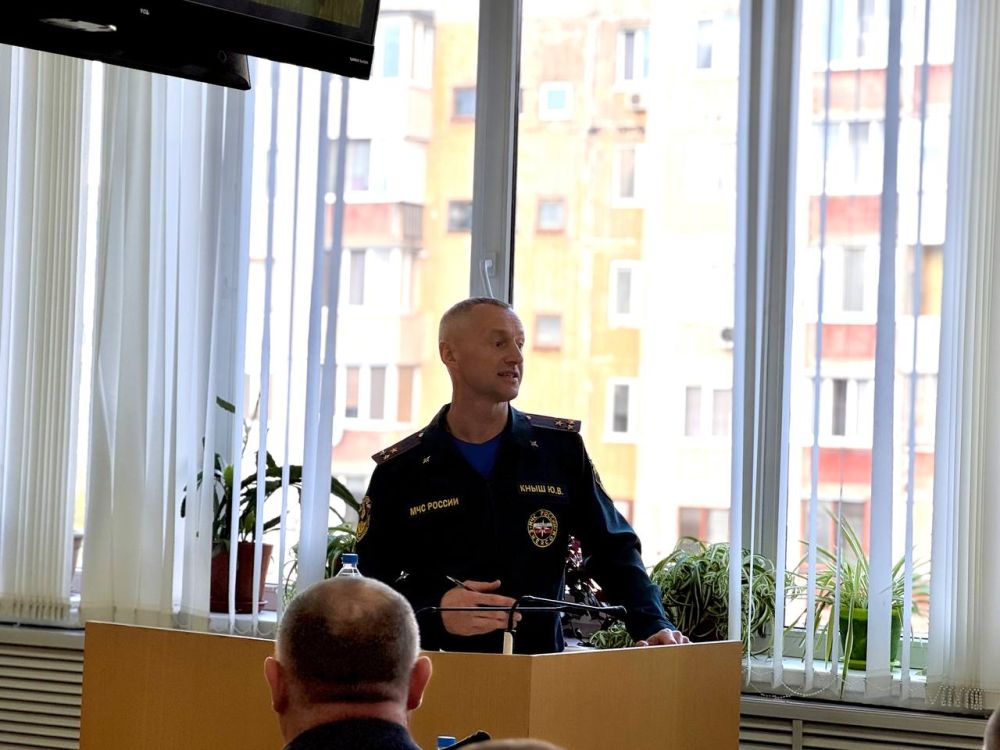 Сегодня состоялось рабочее совещание по вопросам, перелагаемым Управлениями Минсельхоза, в мероприятии приняли участие представители МЧС, муниципальных образований районов и городов Крыма Сегодня состоялось рабочее совещание по вопросам, перелагаемым Управлениями Минсельхоза, в мероприятии приняли участие представители МЧС, муниципальных образований районов и городов Крыма