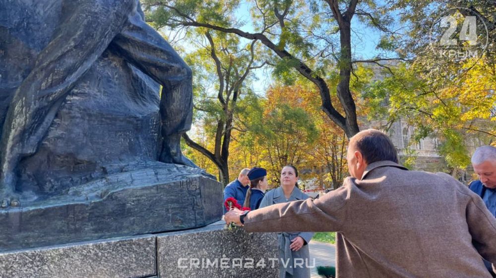 В День памяти и славы юных партизан и подпольщиков в Феодосии также организовали акцию В День памяти и славы юных партизан и подпольщиков в Феодосии также организовали акцию