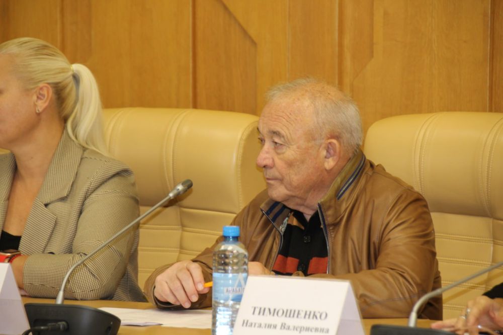 Александр Форманчук стал членом рабочей группы по созданию нового крымского гимна Александр Форманчук стал членом рабочей группы по созданию нового крымского гимна