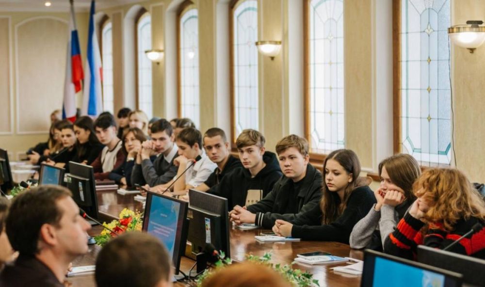 Работники прокуратуры Крыма в рамках мероприятий по правовому просвещению приняли участие в обсуждении вопросов противодействия киберпреступности Работники прокуратуры Крыма в рамках мероприятий по правовому просвещению приняли участие в обсуждении вопросов противодействия киберпреступности