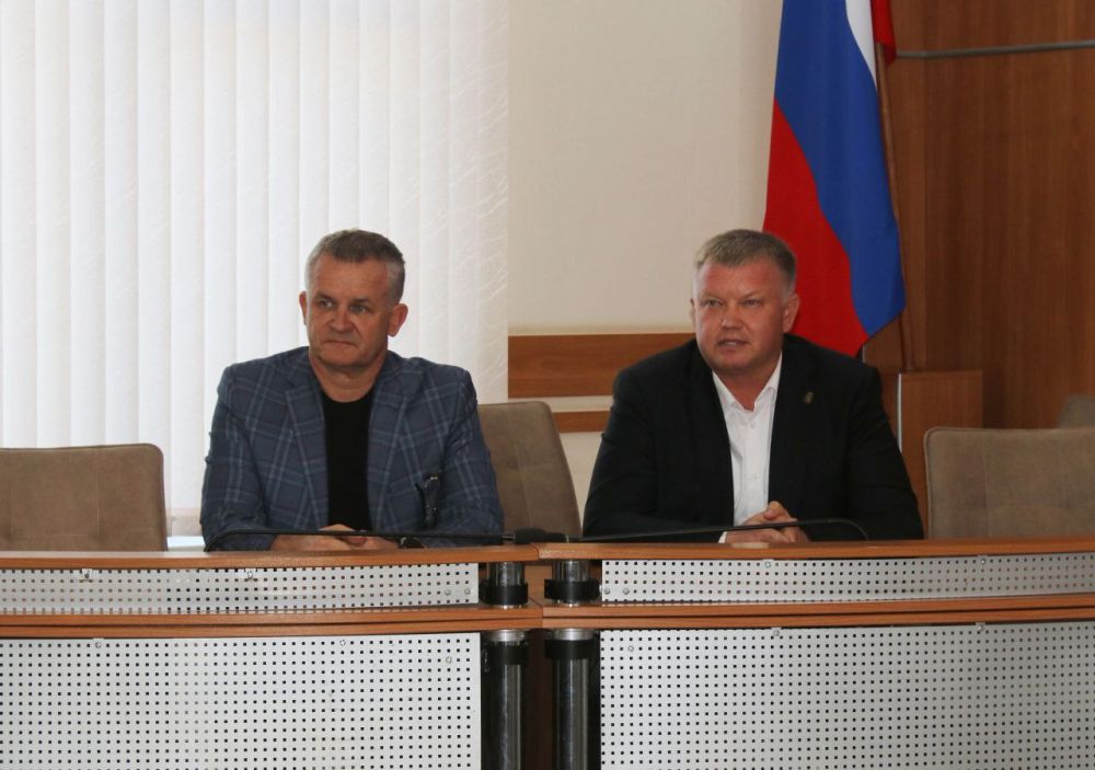ДИАЛОГ О ВАЖНОМ. В рамках проекта «ГосСтарт.Диалог» состоялась встреча молодежи с заместителем главы администрации города Юлией Некрасовой ДИАЛОГ О ВАЖНОМ. В рамках проекта «ГосСтарт.Диалог» состоялась встреча молодежи с заместителем главы администрации города Юлией Некрасовой