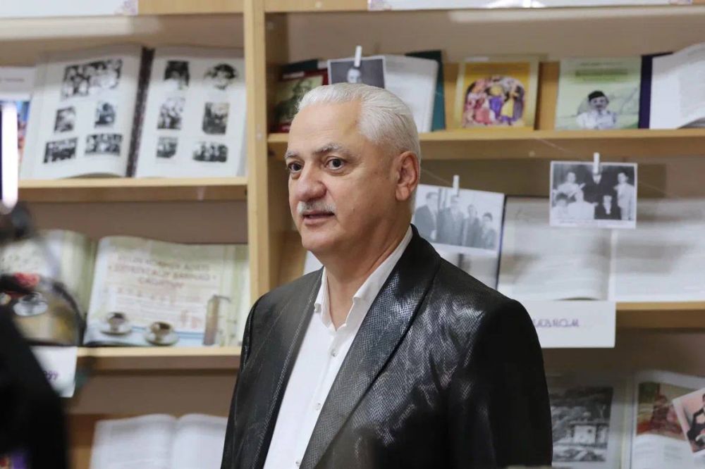 В библиотеке им. И. Гаспринского отметили 85-летие поэта, писателя, переводчика, журналиста Аблязиза Велиева В библиотеке им. И. Гаспринского отметили 85-летие поэта, писателя, переводчика, журналиста Аблязиза Велиева