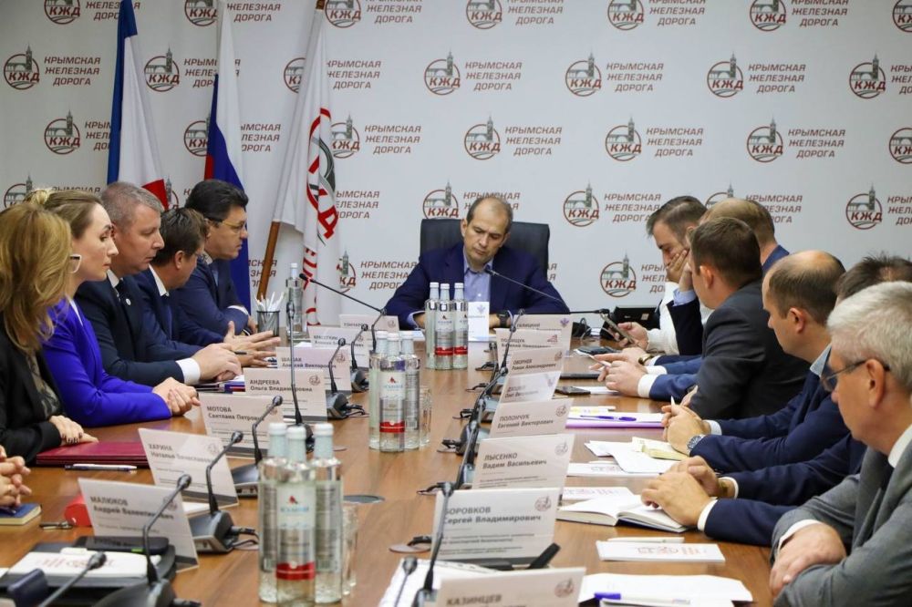 Александр Сахаров посетил Крымскую железную дорогу Александр Сахаров посетил Крымскую железную дорогу