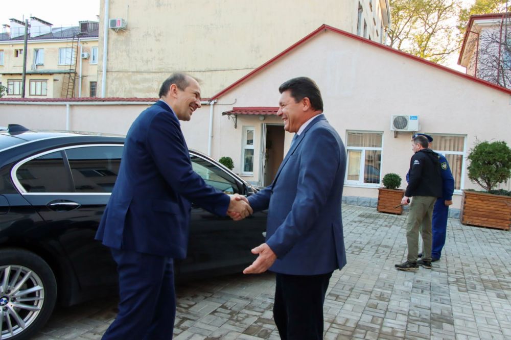 Александр Сахаров посетил Крымскую железную дорогу Александр Сахаров посетил Крымскую железную дорогу