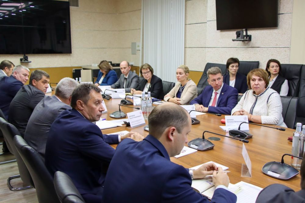 Александр Сахаров посетил Крымскую железную дорогу Александр Сахаров посетил Крымскую железную дорогу
