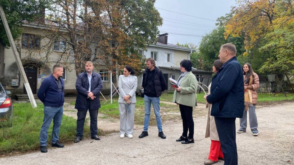 Под руководством депутата Государственного Совета Крыма Ольги Виноградовой прошел выездной мониторинг содержания МКД и объектов капремонта в Белогорске, пгт Под руководством депутата Государственного Совета Крыма Ольги Виноградовой прошел выездной мониторинг содержания МКД и объектов капремонта в Белогорске, пгт
