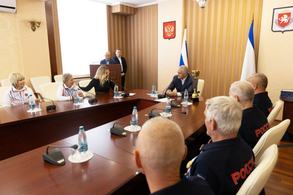 Сергей Аксёнов: Многие крымчане старшего поколения продолжают оставаться физически и социально активными, находят занятия по душе, ведут насыщенную и интересную жизнь, помогают в воспитании детей и молодежи Сергей Аксёнов: Многие крымчане старшего поколения продолжают оставаться физически и социально активными, находят занятия по душе, ведут насыщенную и интересную жизнь, помогают в воспитании детей и молодежи