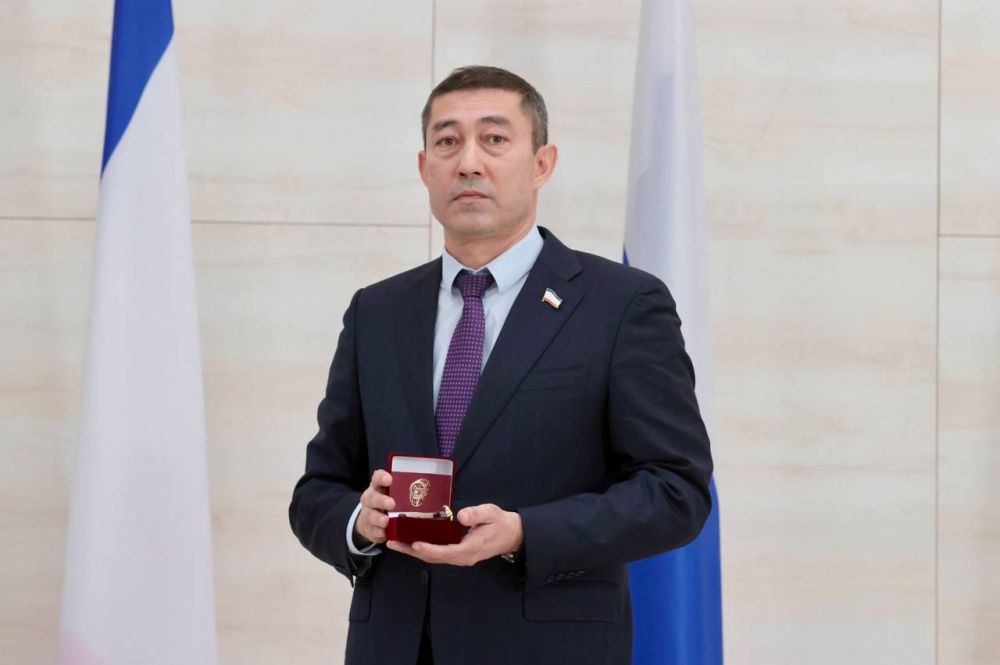 В крымской столице состоялось торжественное мероприятие по случаю Дня профессиональных союзов Республики Крым. В крымской столице состоялось торжественное мероприятие по случаю Дня профессиональных союзов Республики Крым.