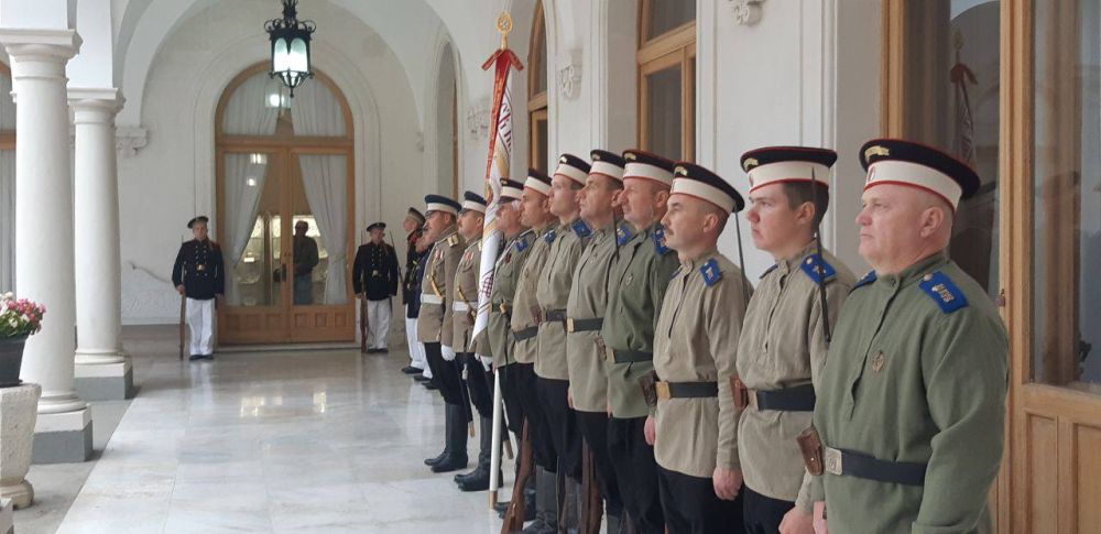 В рамках круглого стола #РВИО «Оборона Севастополя. Возрождение» прошла реконструкция встречи императора Николая ll с авторами фильма «Оборона Севастополя» 1911 г В рамках круглого стола #РВИО «Оборона Севастополя. Возрождение» прошла реконструкция встречи императора Николая ll с авторами фильма «Оборона Севастополя» 1911 г