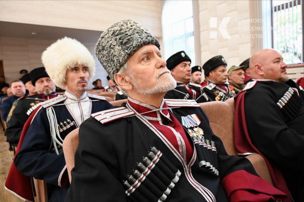 Атаман Черноморского казачьего войска казачий полковник Антон Сироткин подвел промежуточные итоги работы войска по реализации стратегии госполитики в отношении российского казачества Атаман Черноморского казачьего войска казачий полковник Антон Сироткин подвел промежуточные итоги работы войска по реализации стратегии госполитики в отношении российского казачества