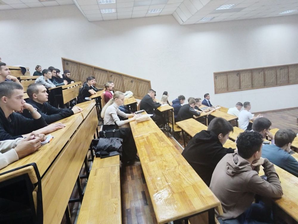 "Сегодня провели лекцию для студентов Академии строительства и архитектуры и рассказали, что «Крымавтодор» — это не только про асфальт, но и про настоящую командную работу и современные технологии "Сегодня провели лекцию для студентов Академии строительства и архитектуры и рассказали, что «Крымавтодор» — это не только про асфальт, но и про настоящую командную работу и современные технологии