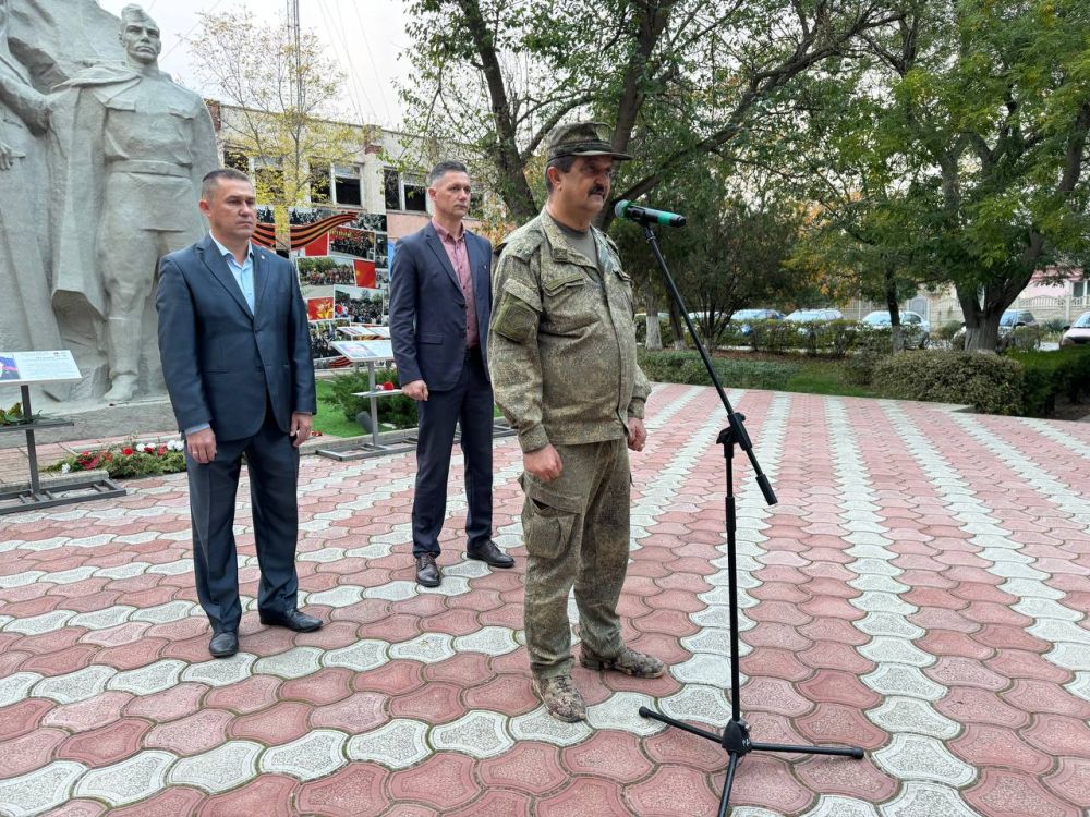 Александр Дудинов: Утро начал с почетной и важной миссии Александр Дудинов: Утро начал с почетной и важной миссии