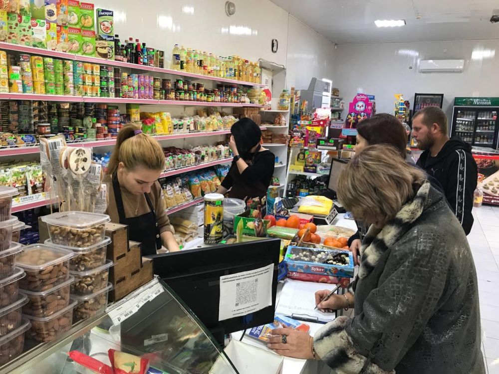 Сегодня сотрудники Управления по экономическому развитию, аграрной и инвестиционной политике администрации Сакского района... Сегодня сотрудники Управления по экономическому развитию, аграрной и инвестиционной политике администрации Сакского района...