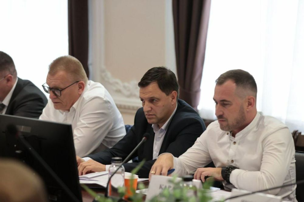 Председатель Государственного комитета по делам межнациональных отношений Республики Крым Руслан Якубов принял участие в выездном заседании Комитета Госсовета Республики Крым по межнациональным отношениям Председатель Государственного комитета по делам межнациональных отношений Республики Крым Руслан Якубов принял участие в выездном заседании Комитета Госсовета Республики Крым по межнациональным отношениям