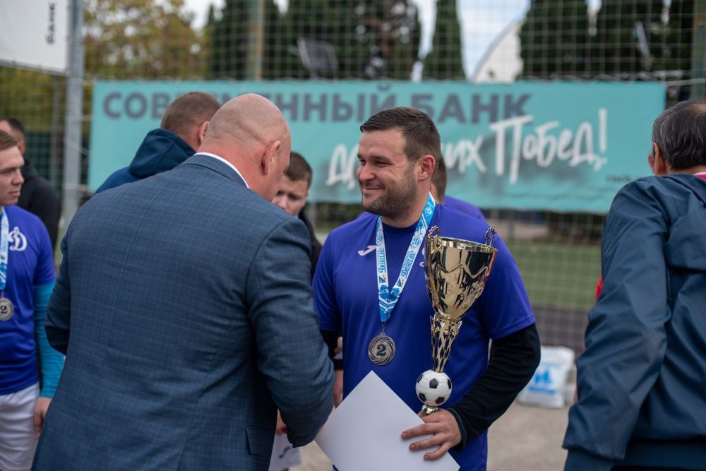 В Севастополе полицейские стали призерами в турнире по мини-футболу среди сотрудников силовых ведомств В Севастополе полицейские стали призерами в турнире по мини-футболу среди сотрудников силовых ведомств