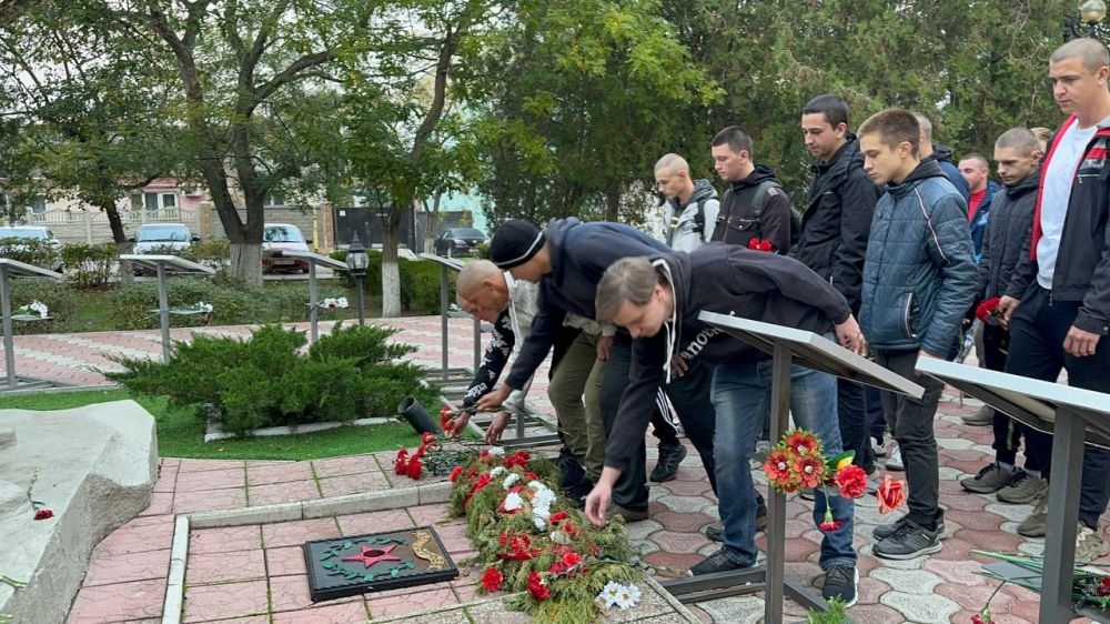 Александр Дудинов: Утро начал с почетной и важной миссии Александр Дудинов: Утро начал с почетной и важной миссии
