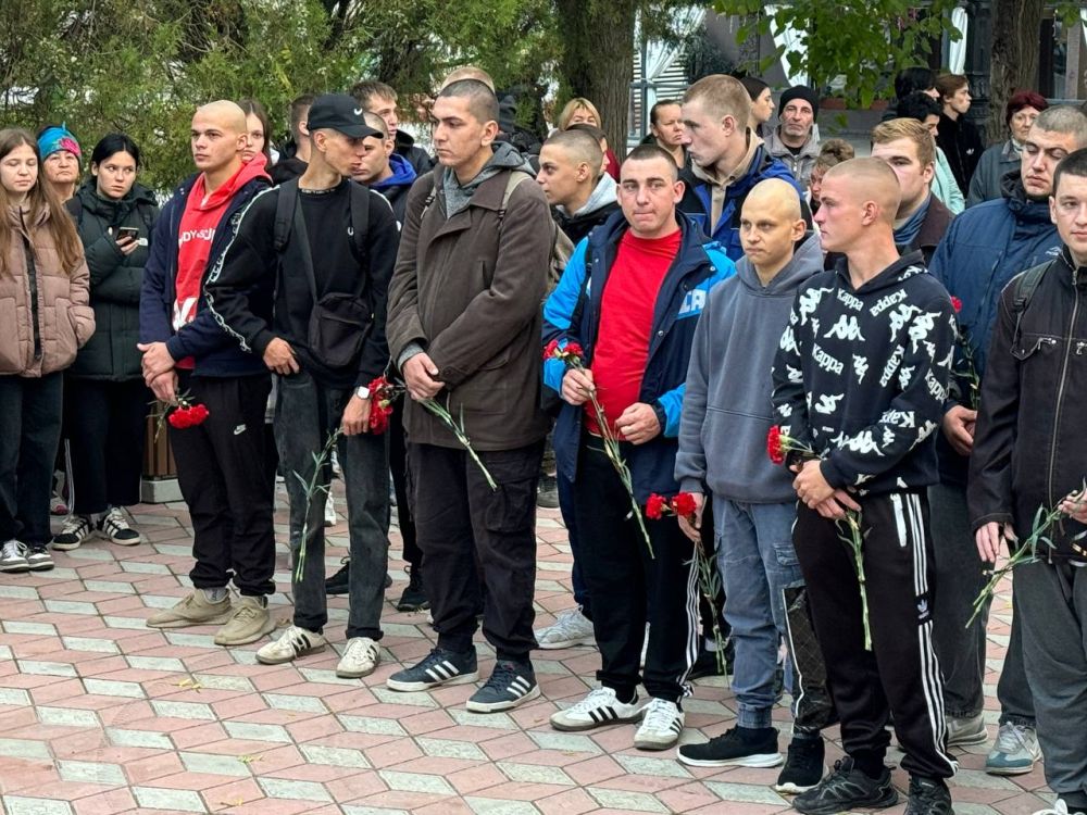 Александр Дудинов: Утро начал с почетной и важной миссии Александр Дудинов: Утро начал с почетной и важной миссии